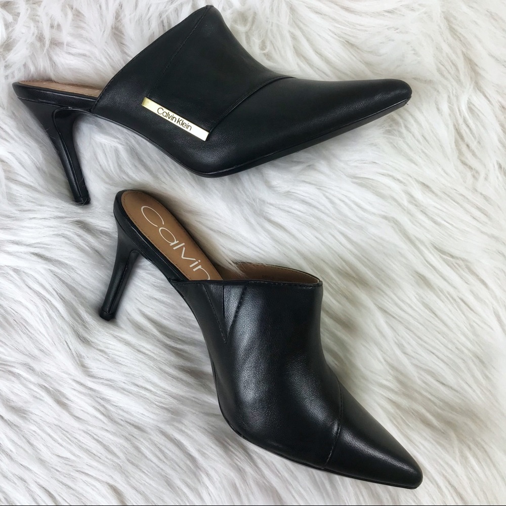 NWOB Calvin Klein Grecia pumps black